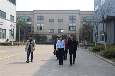 湖北省知識產(chǎn)權(quán)局一行到紫電公司調(diào)研 湖北省知識產(chǎn)權(quán)局一行到紫電公司調(diào)研